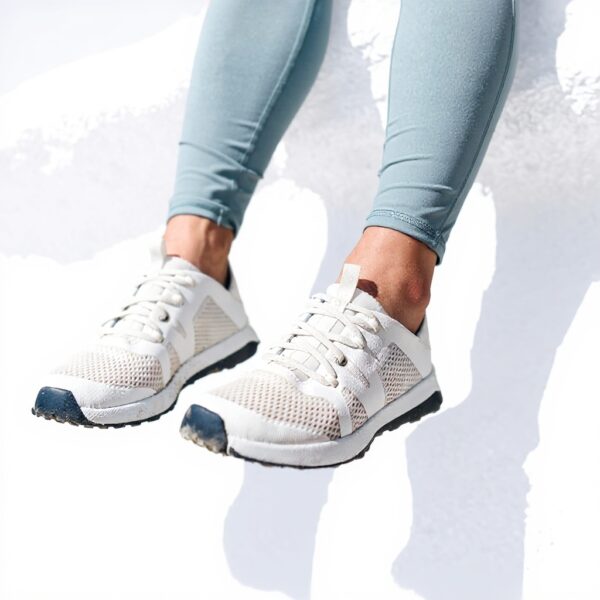 OLUKAI Baskets Huia femme blanc confort design talon tombant