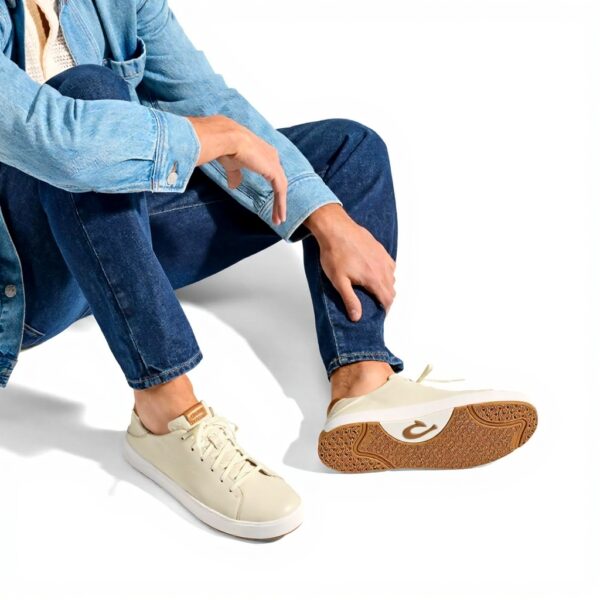 Baskets OluKai Laeahi Li ILI cuir pleine fleur homme Tapa