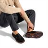 Mocassin OluKai Moloa Homme Cuir Noir Toffee Chaussure