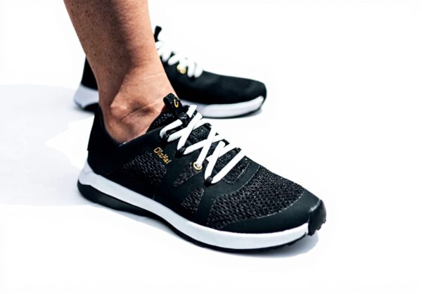 Baskets OluKai Femme Huia Noir Confort Maille Aérée