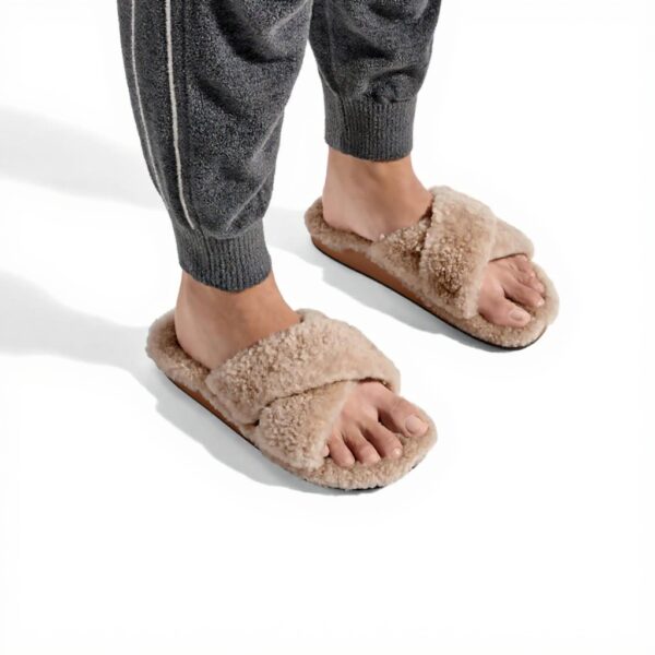Pantoufles OLUKAI Hila Heu femme peau mouton antidérapantes