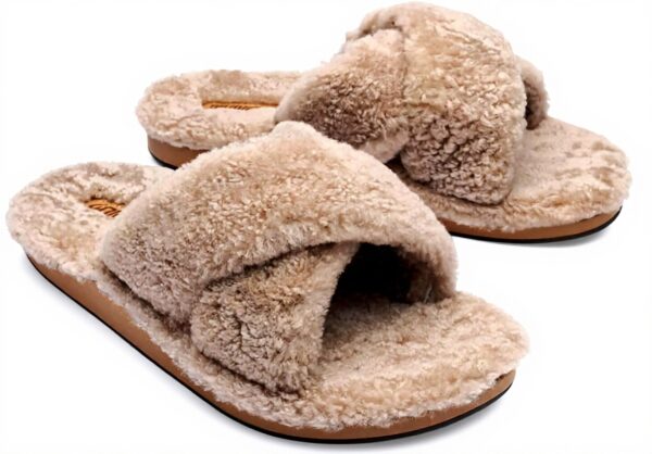 Pantoufles OLUKAI Hila Heu femme peau mouton antidérapantes